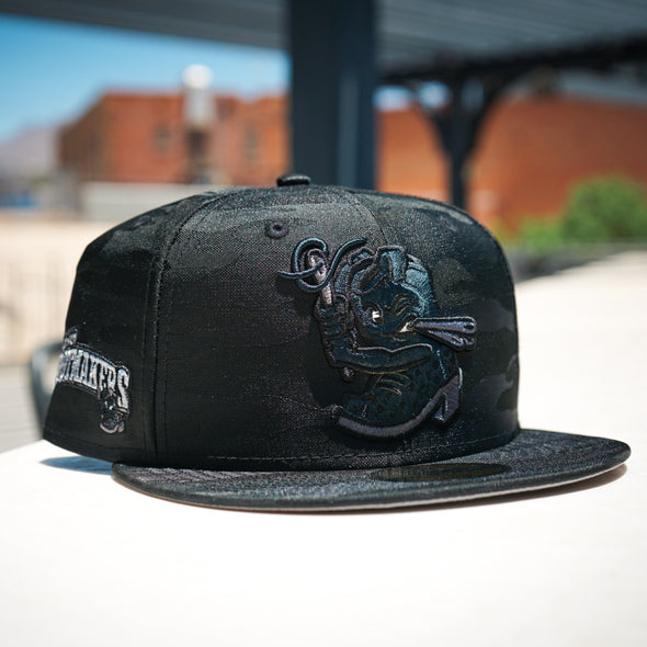 CHIHUAHUAS BOOTMAKER CAMO 5950 FITTED HAT- NEW ERA